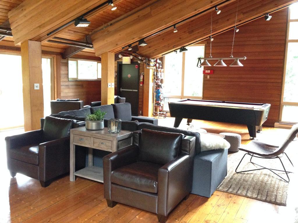 Ubc Whistler Lodge วิสต์เลอร์ ภายนอก รูปภาพ