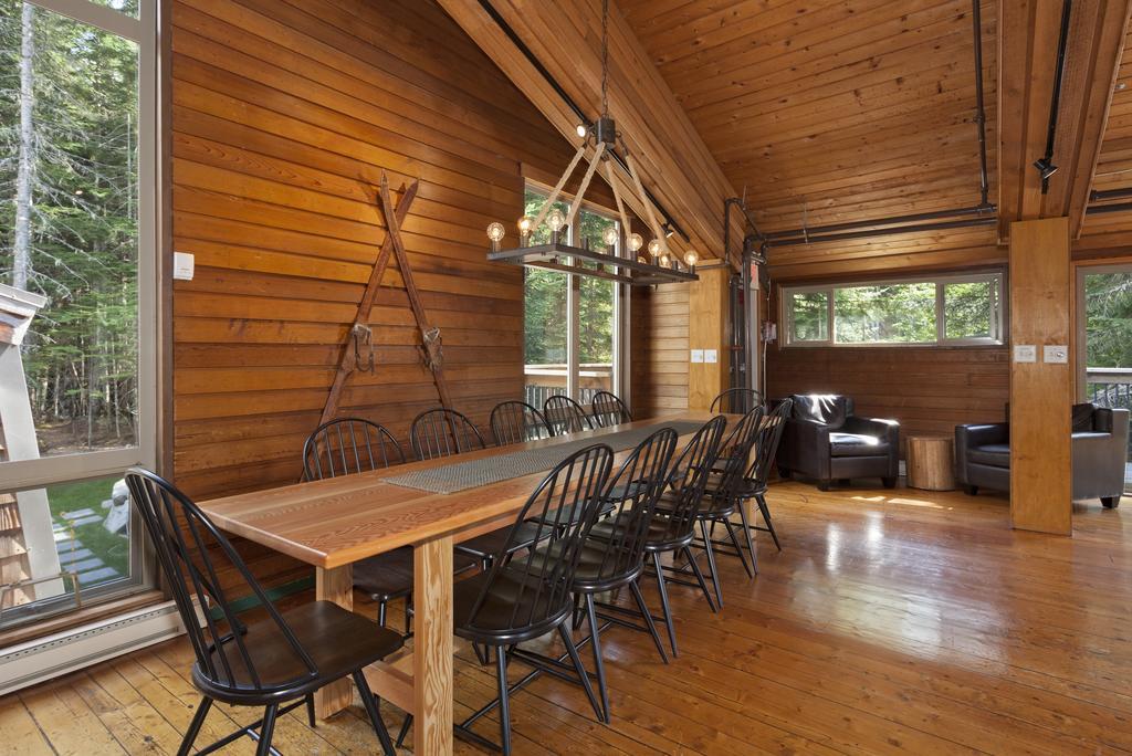 Ubc Whistler Lodge วิสต์เลอร์ ภายนอก รูปภาพ