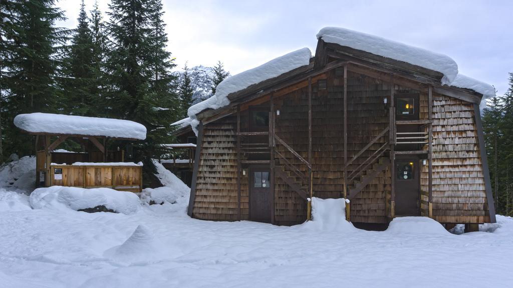 Ubc Whistler Lodge วิสต์เลอร์ ภายนอก รูปภาพ