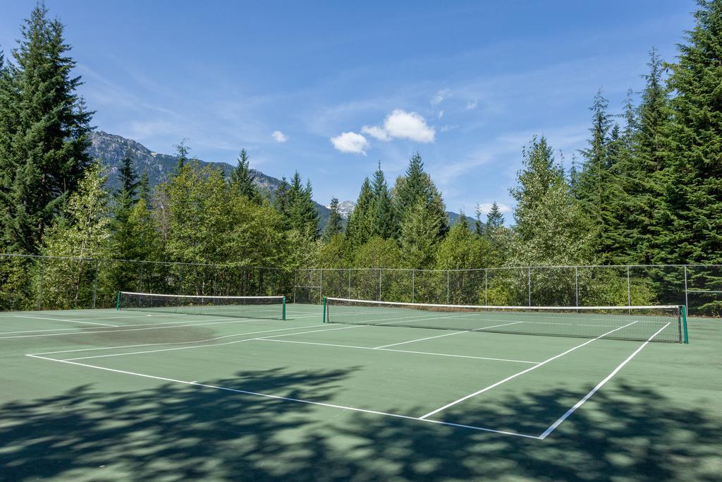 Ubc Whistler Lodge วิสต์เลอร์ ภายนอก รูปภาพ