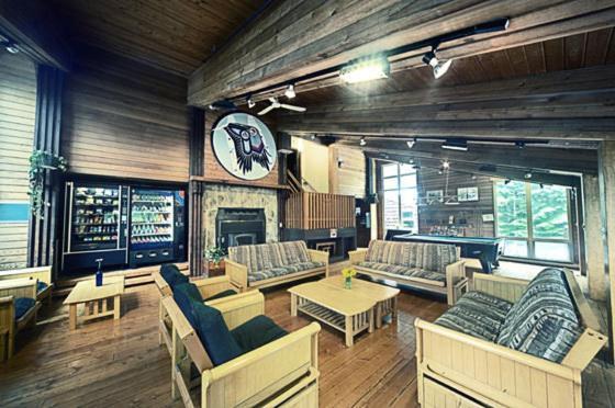 Ubc Whistler Lodge วิสต์เลอร์ ภายนอก รูปภาพ